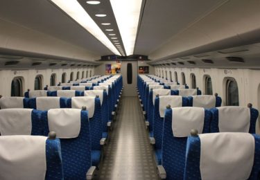 【座りっぱなし】長距離移動の足だる予防