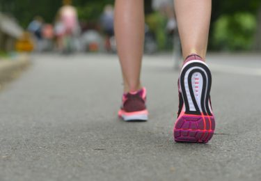 靴底の減り方で注意点がわかる！？いますぐできる10秒チェック
