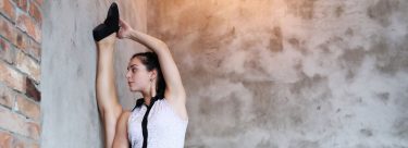 【イラスト解説】体が硬くてもできるようになるY字バランス6ステップ